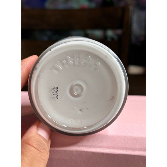 TRULY Vanilla shimmer body butter 198 ML - Picture 3 of 4